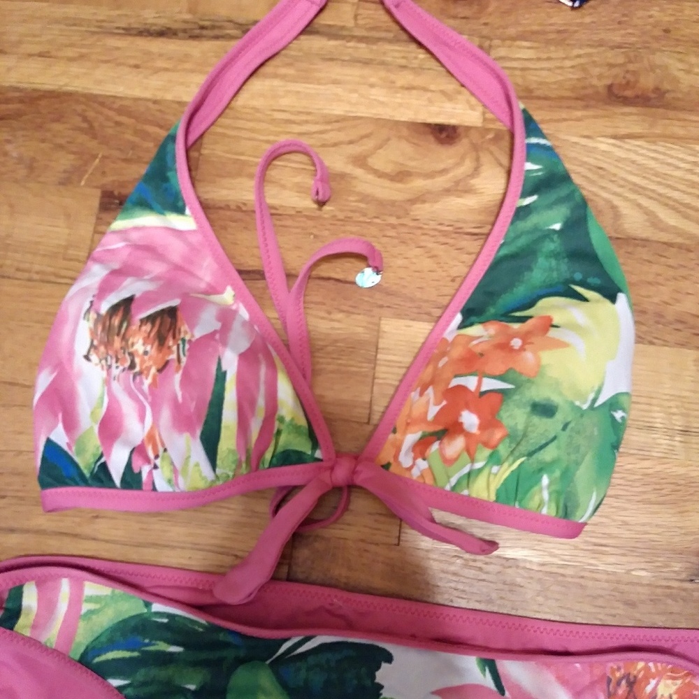 Two piece bikini - Picture 2 of 3